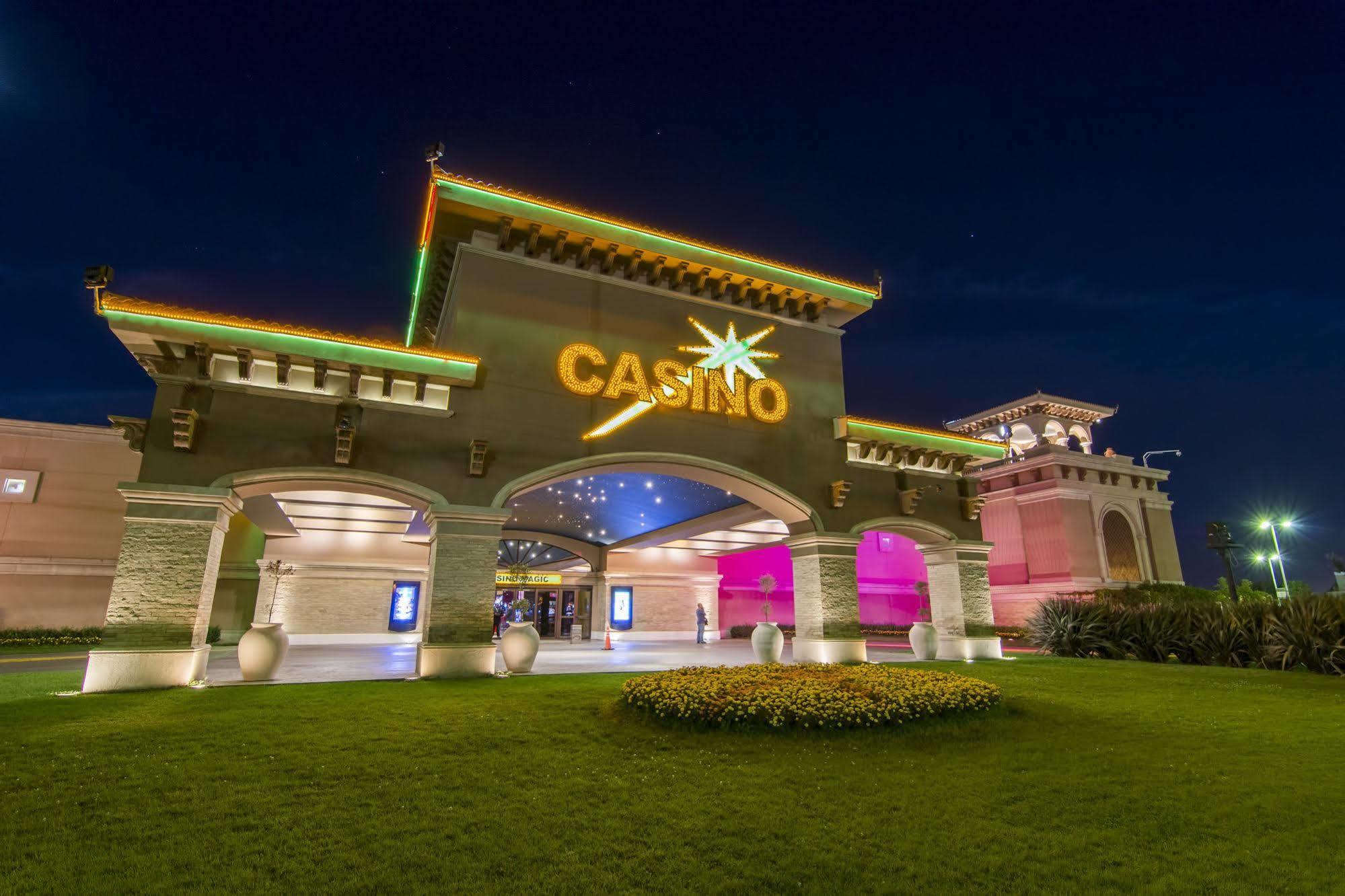 Hotel Casino Magic Neuquén Buitenkant foto
